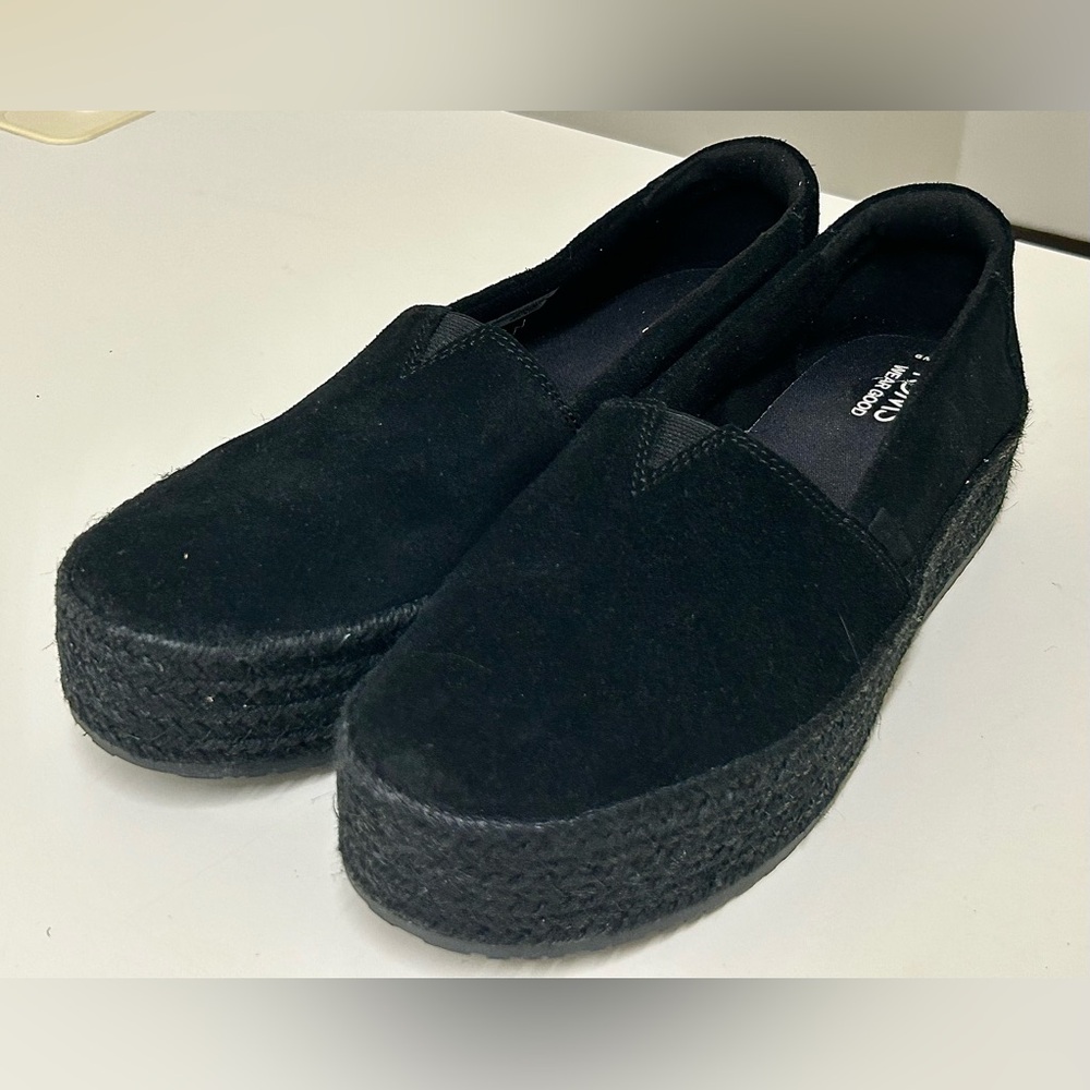 Women’s 9 TOMS Blacked Out Platform Sole Slip On Espadrilles Shoes